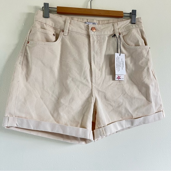 ๐ Beige Denim High Waisted Mom Shorts - Picture 1 of 10